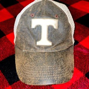 Men’s VINTAGE University of Tennessee- Top of the world one-fit cap!
